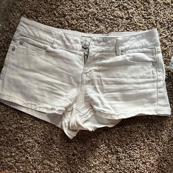 Shorts - Picture 1 of 3